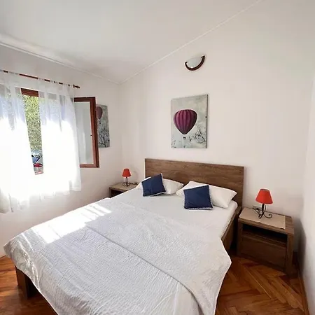 아파트 Valentinovo 클레노비차