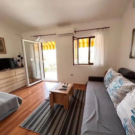 Apartament Valentinovo *